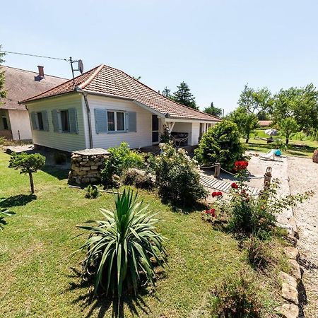 Berrybay Holidayhome Balatonkeresztúr Extérieur photo