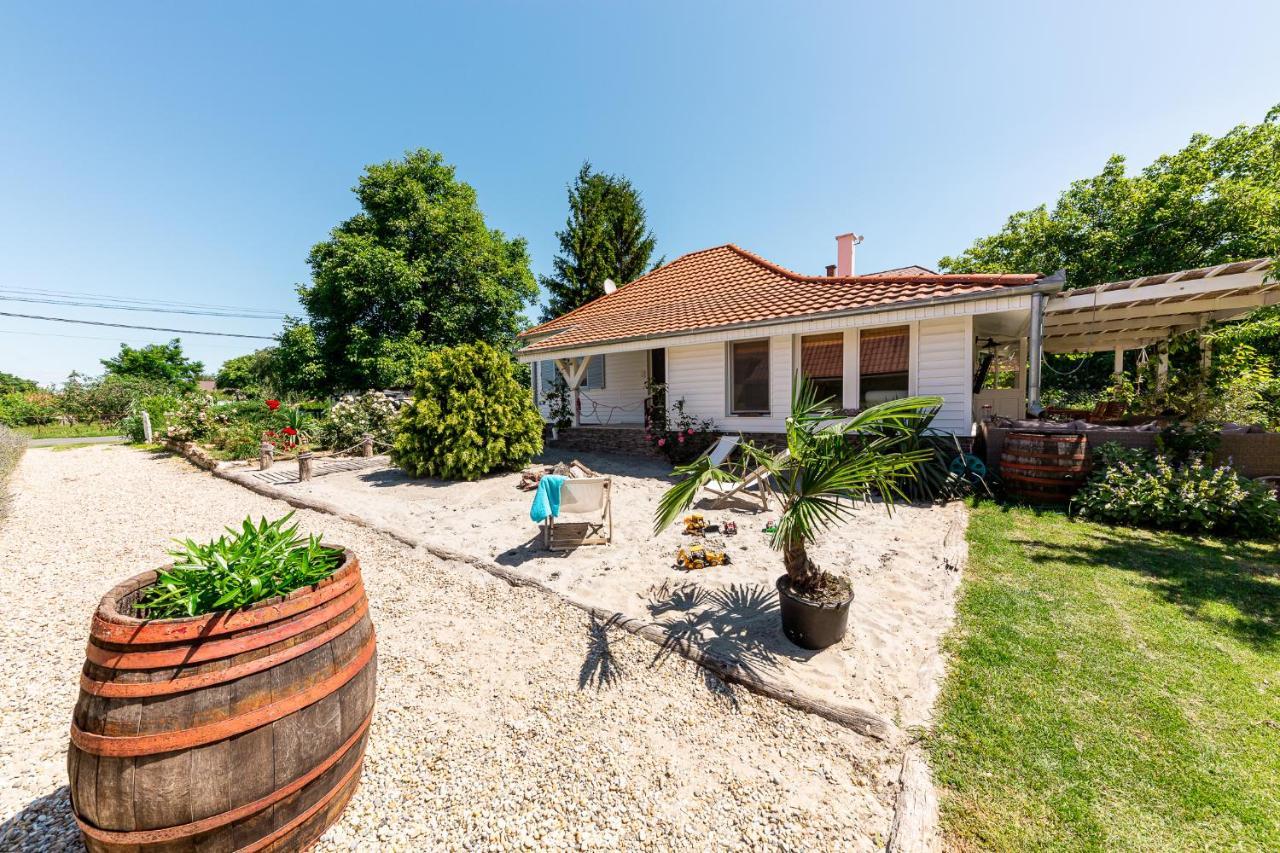 Berrybay Holidayhome Balatonkeresztúr Extérieur photo