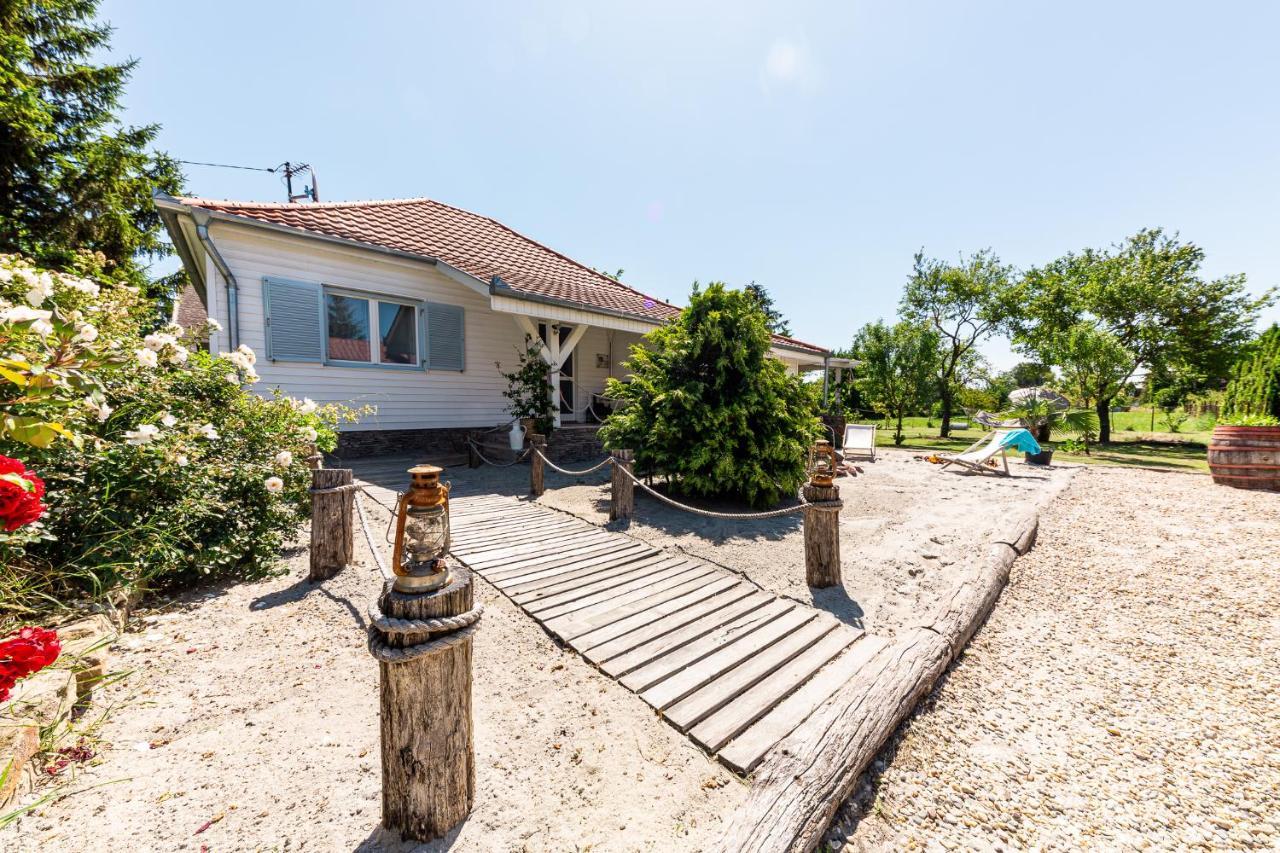 Berrybay Holidayhome Balatonkeresztúr Extérieur photo