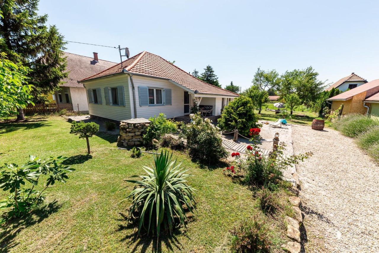 Berrybay Holidayhome Balatonkeresztúr Extérieur photo